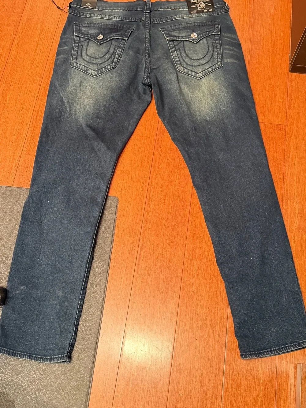 True Religion Dark Wash Geno Relaxed Slim Jeans, NWT Sz 38